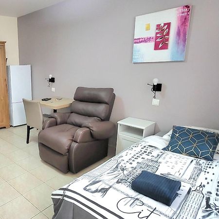 Residences Les Sansonnets "Appartements & Studios" โจนแซค ภายนอก รูปภาพ