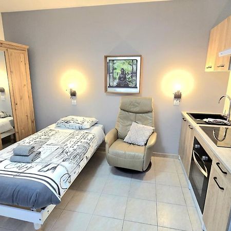 Residences Les Sansonnets "Appartements & Studios" โจนแซค ภายนอก รูปภาพ