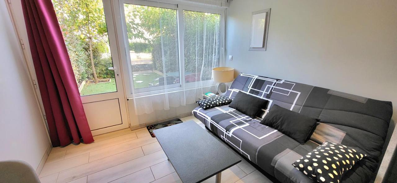 Residences Les Sansonnets "Appartements & Studios" โจนแซค ภายนอก รูปภาพ
