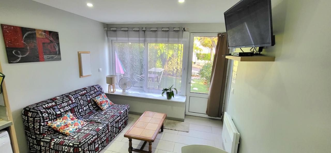 Residences Les Sansonnets "Appartements & Studios" โจนแซค ภายนอก รูปภาพ