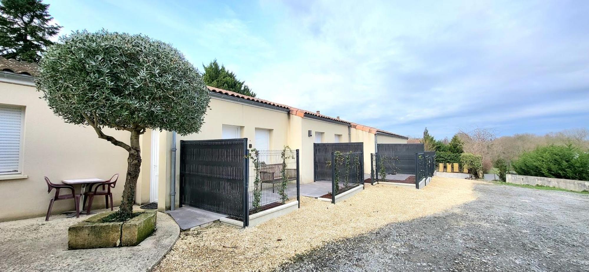 Residences Les Sansonnets "Appartements & Studios" โจนแซค ภายนอก รูปภาพ