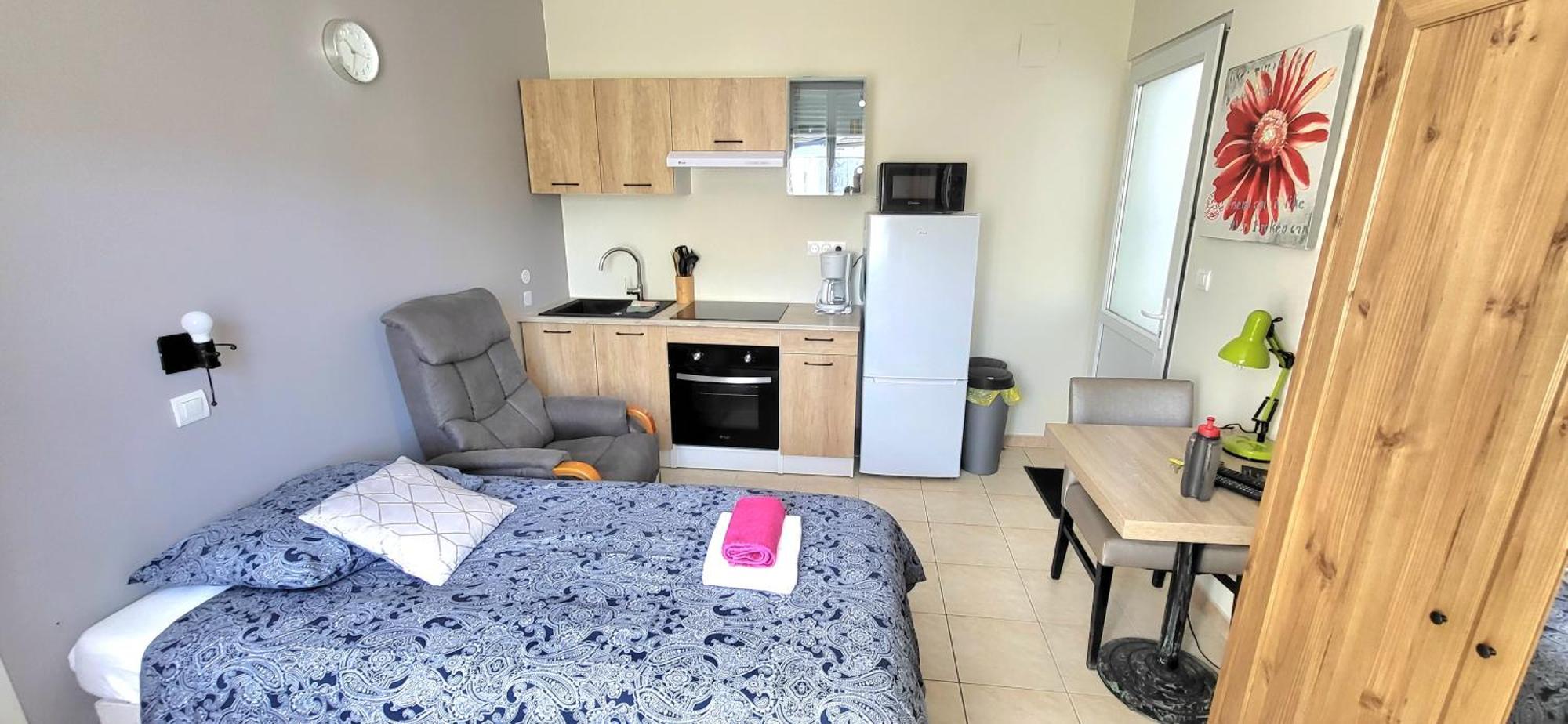 Residences Les Sansonnets "Appartements & Studios" โจนแซค ภายนอก รูปภาพ